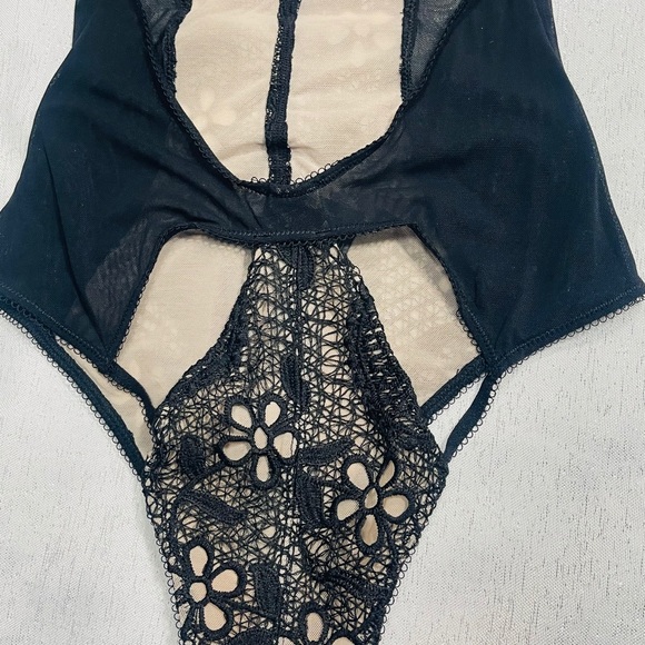 Nwt Youmita Black Embroidered Teddy S, M, L - Picture 8 of 11